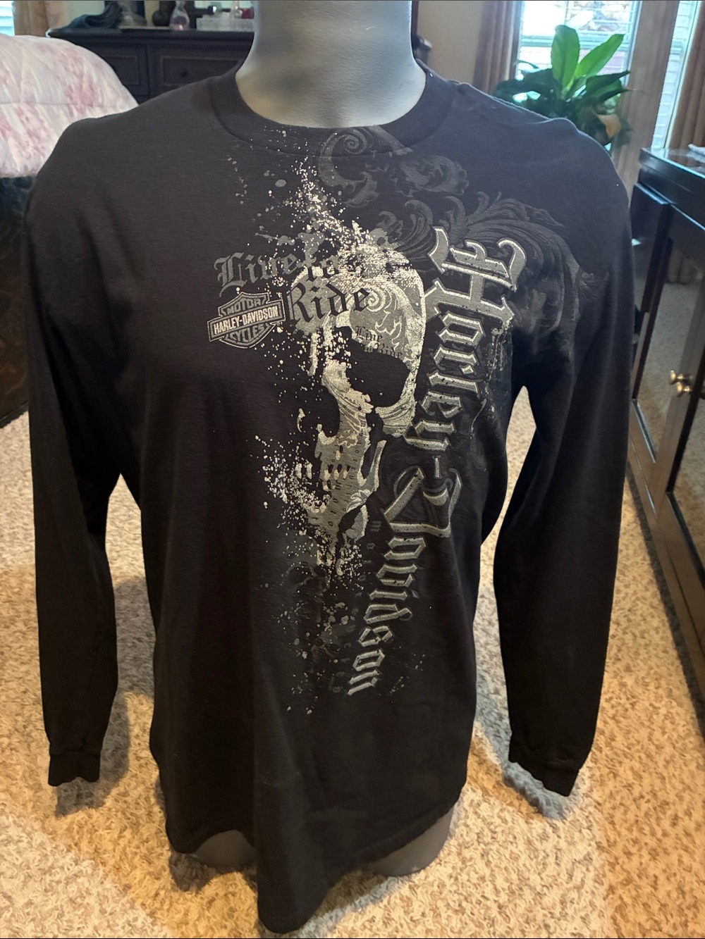 NWOT Harley-Davidson Black Long-Sleeve Skull Graphic Tee